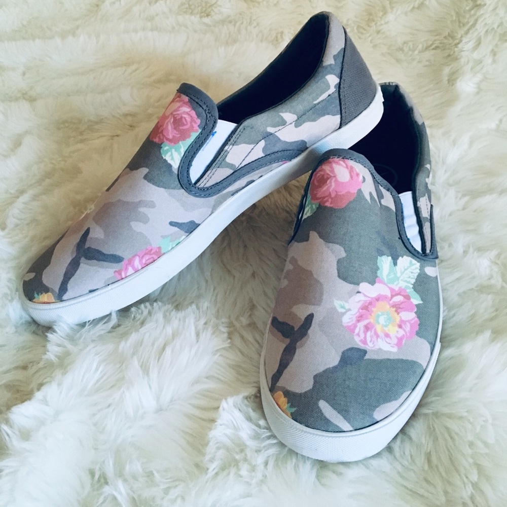 Inkkas Camo Garden Slip On Sneaker